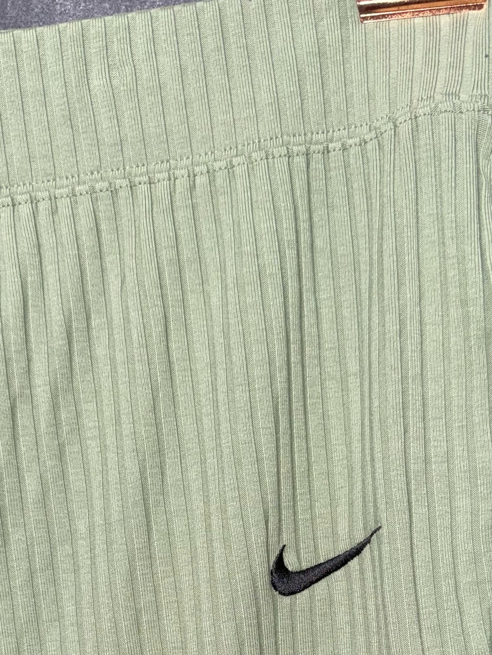 🪁Nike High-Waisted Ribbed Jersey Flared Trousers - Picture 4 of 13